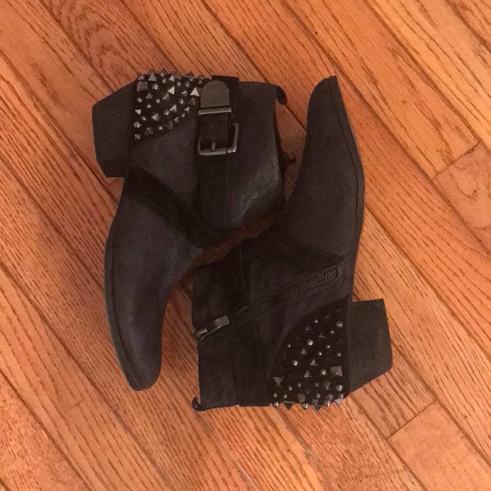 Vince Camuto Booties Size 8